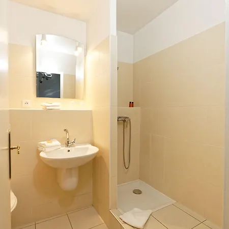 Hostel20 Wilson אכסניה